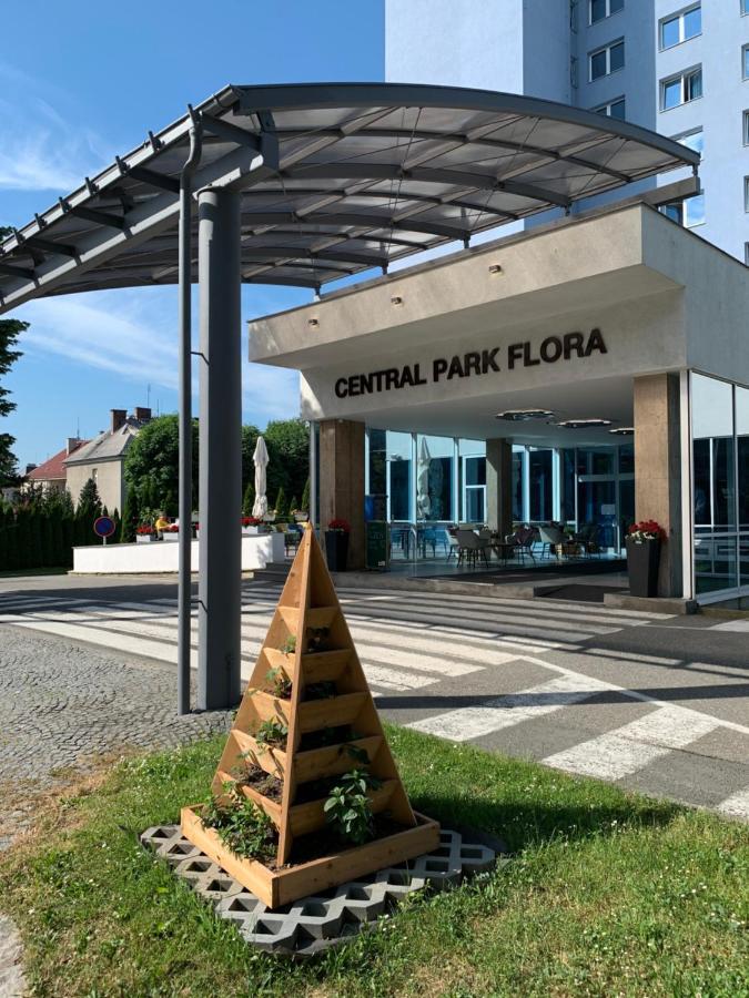 Central Park Flora 올로모우츠 외부 사진
